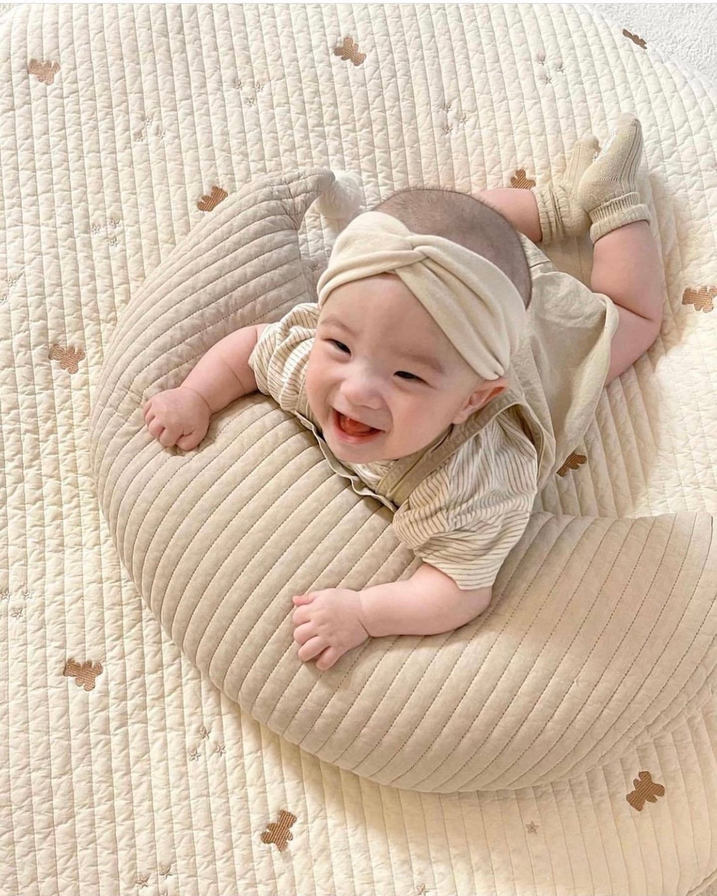 Baby Mond-Kuschelkissen